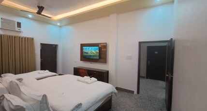 Ratna Hotel And Banquet Room Type - Triple Room