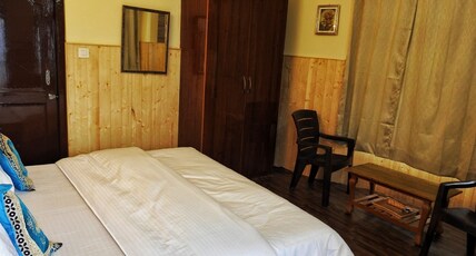 Hotel Apple pie Room Type - Deluxe Room (1st and 2nd floor with Balcony)