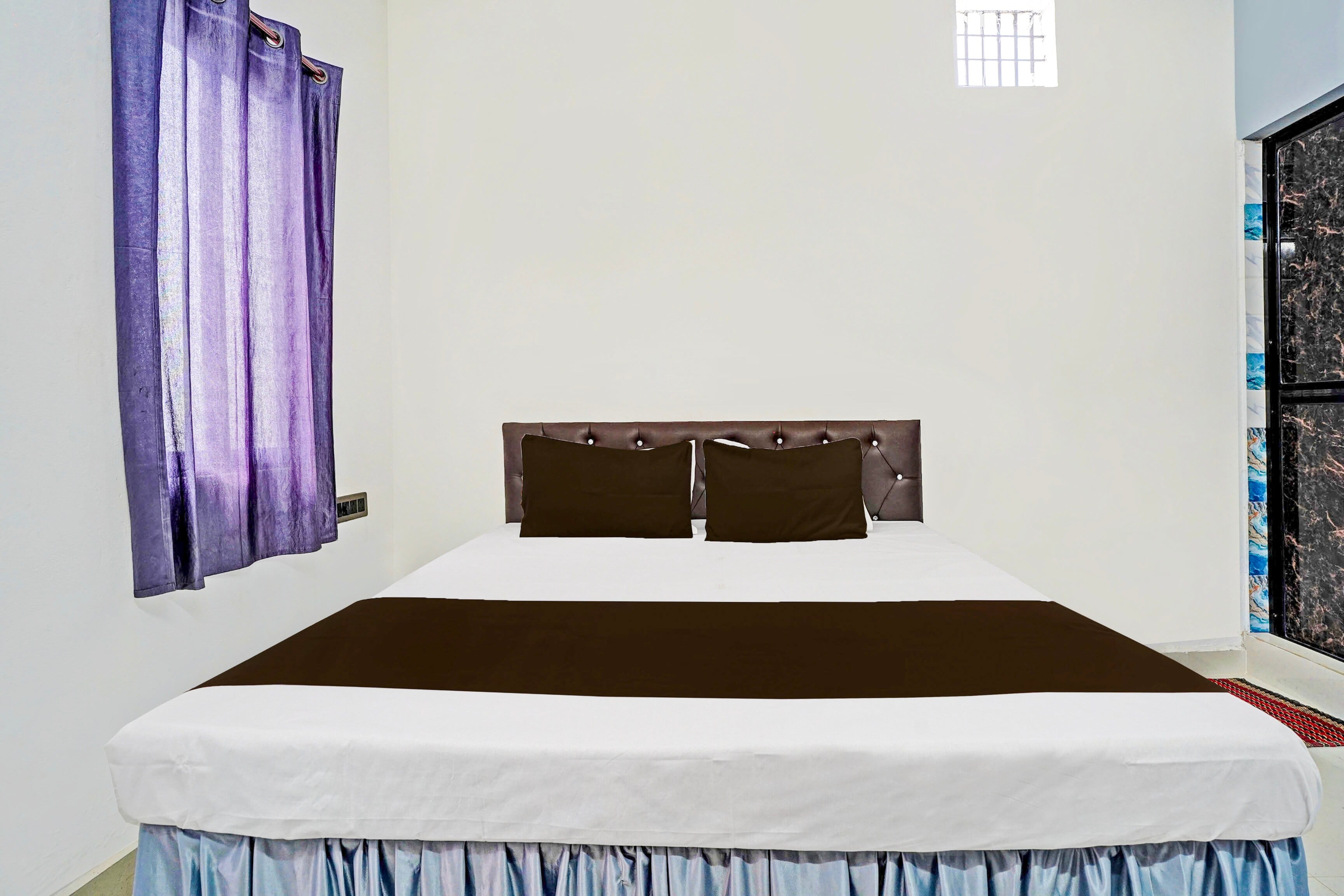 Hotel O Dream Star - Tap to explore photos