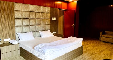 JHUMAR RESORT AND RESTAURANT Room Type - Suite room