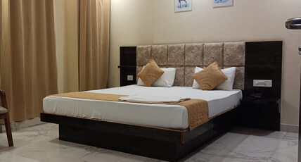Hotel AKS Room Type - Executive room Hotel AKS Room Type - Executive room
