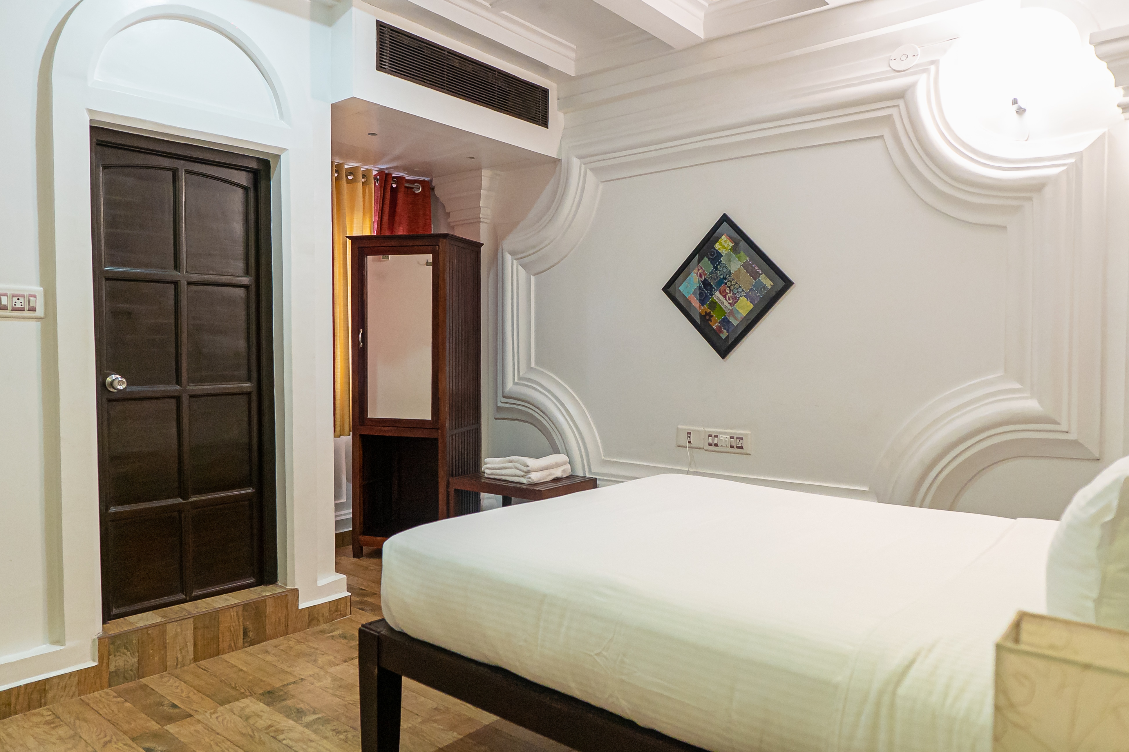 Le Chateau - Tap to explore photos