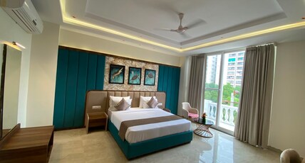 Hotel JJM Palace Room Type - Premium Room with Balcony