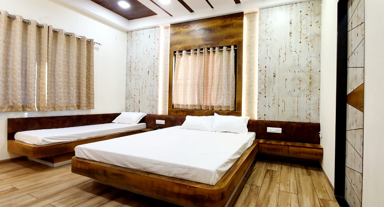 SHREE GANESH INN - Tap to explore photos