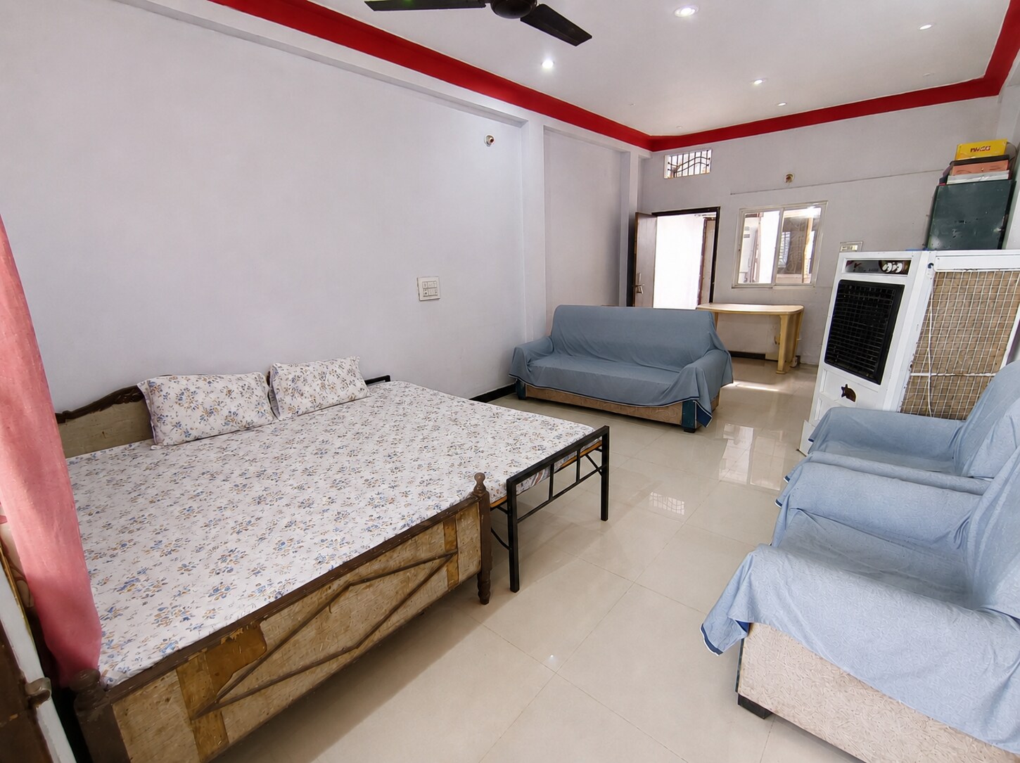 Jaishree krishna guest house - Tap to explore photos