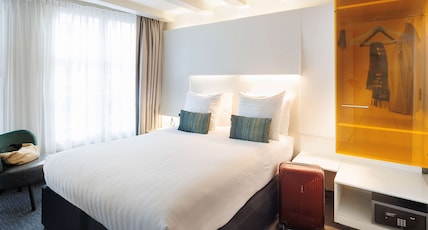 Ibis Styles Amsterdam CS Hotel Room Type - Room with double bed