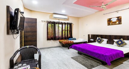 Hotel Laxmi Mahal Room Type - Family Triple bedded room