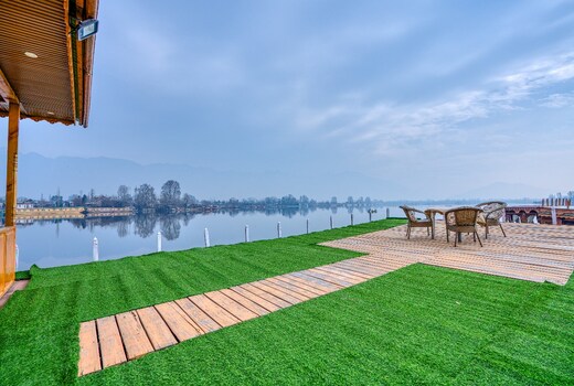 JEWEL OF KASHMIR HERTIAGE GROUP OF HOUSEBBOATS