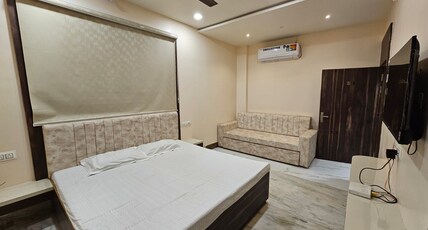 Hotel Urvashi (New) Room Type - Deluxe Room