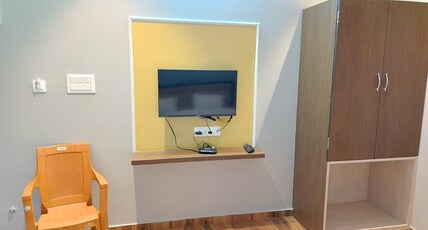 SKS Royal Inn Room Type - King Room