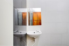 Capital O 94274 Homestay Balimoelih