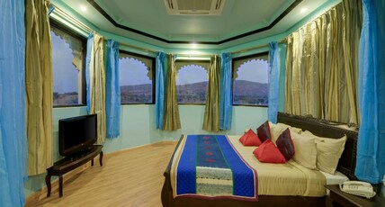 juSTa Lake Nahargarh Palace Room Type - Palace Suite