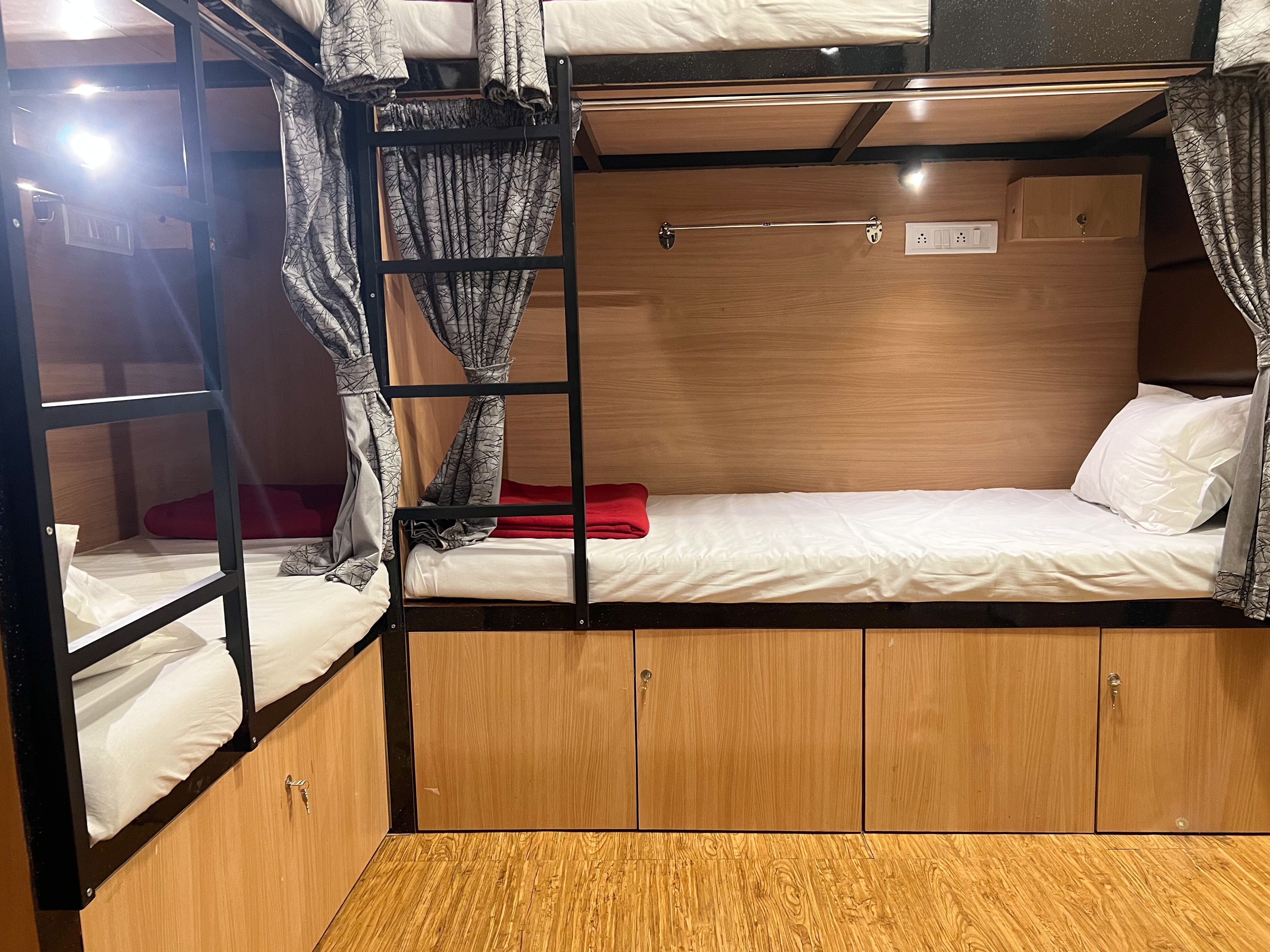 DORMITORY  INN - Tap to explore photos