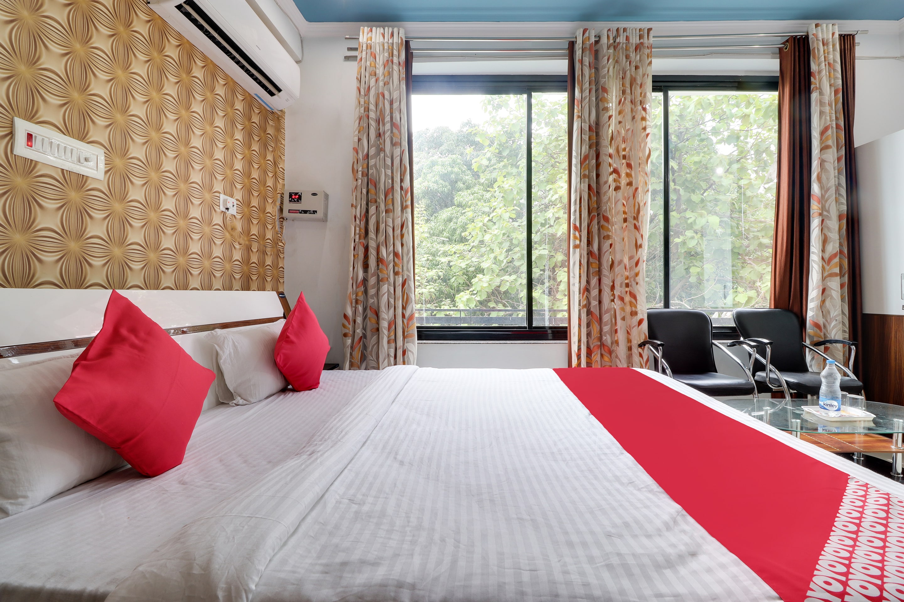 HOTEL O YASH LEGACY INN - Tap to explore photos