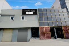 Super Townhouse Chaitanyapuri Metro Station Hyderabad