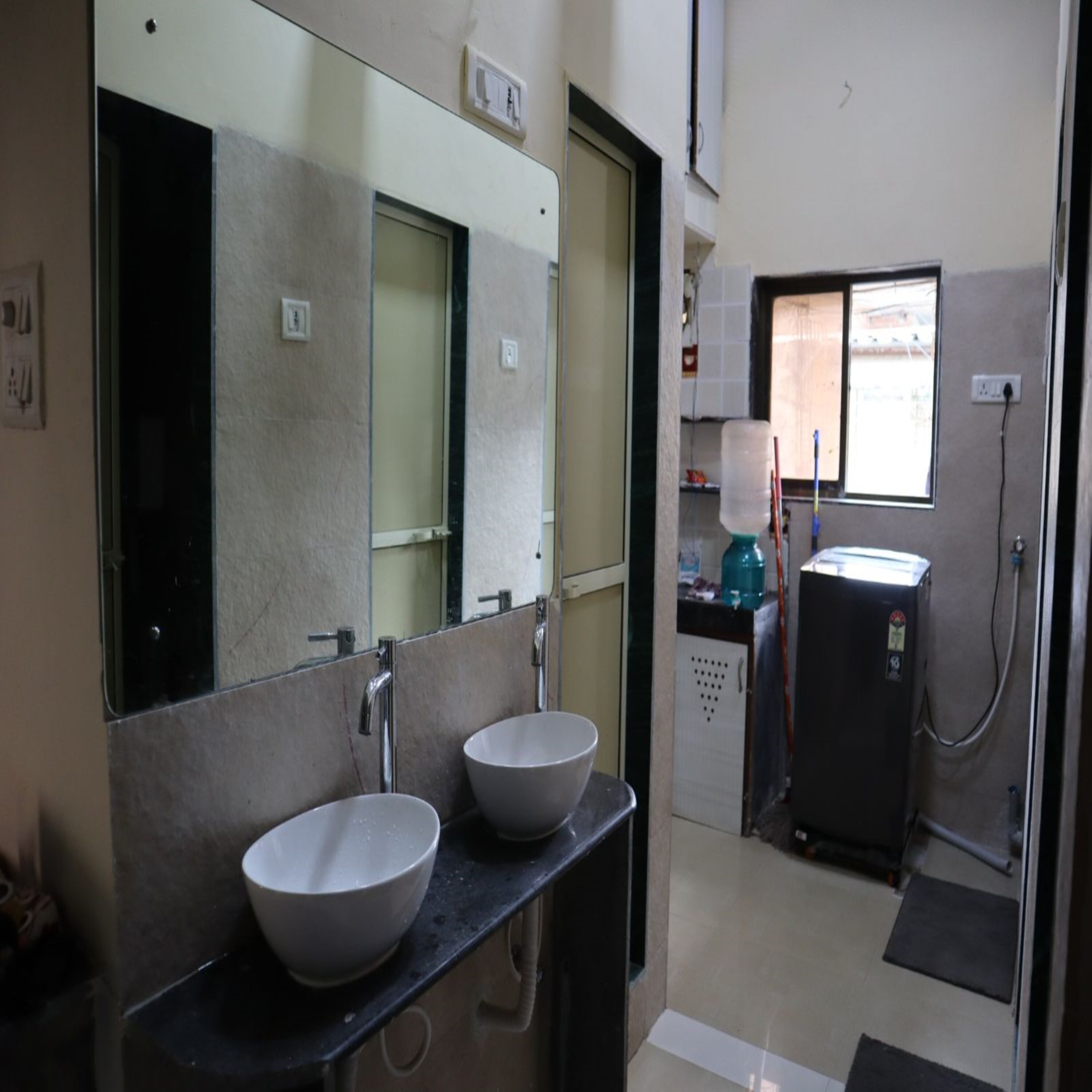 Indigo Room Sharing - Dormitory - Tap to explore photos