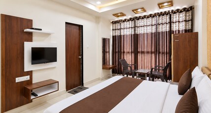 Hotel Bansidhar Room Type - Deluxe 2 Bed AC Room