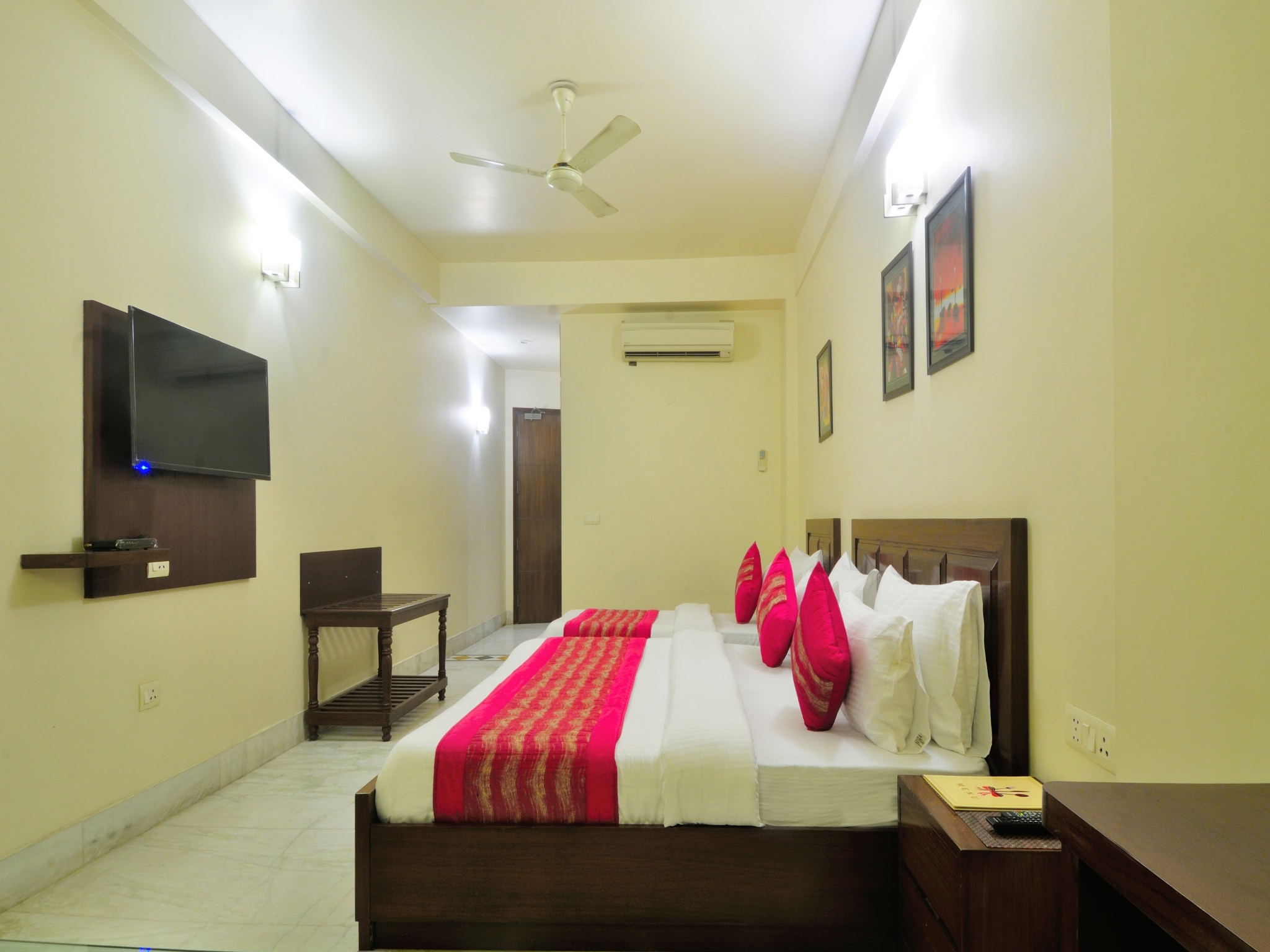 Hotel Shanti Villa - Tap to explore photos
