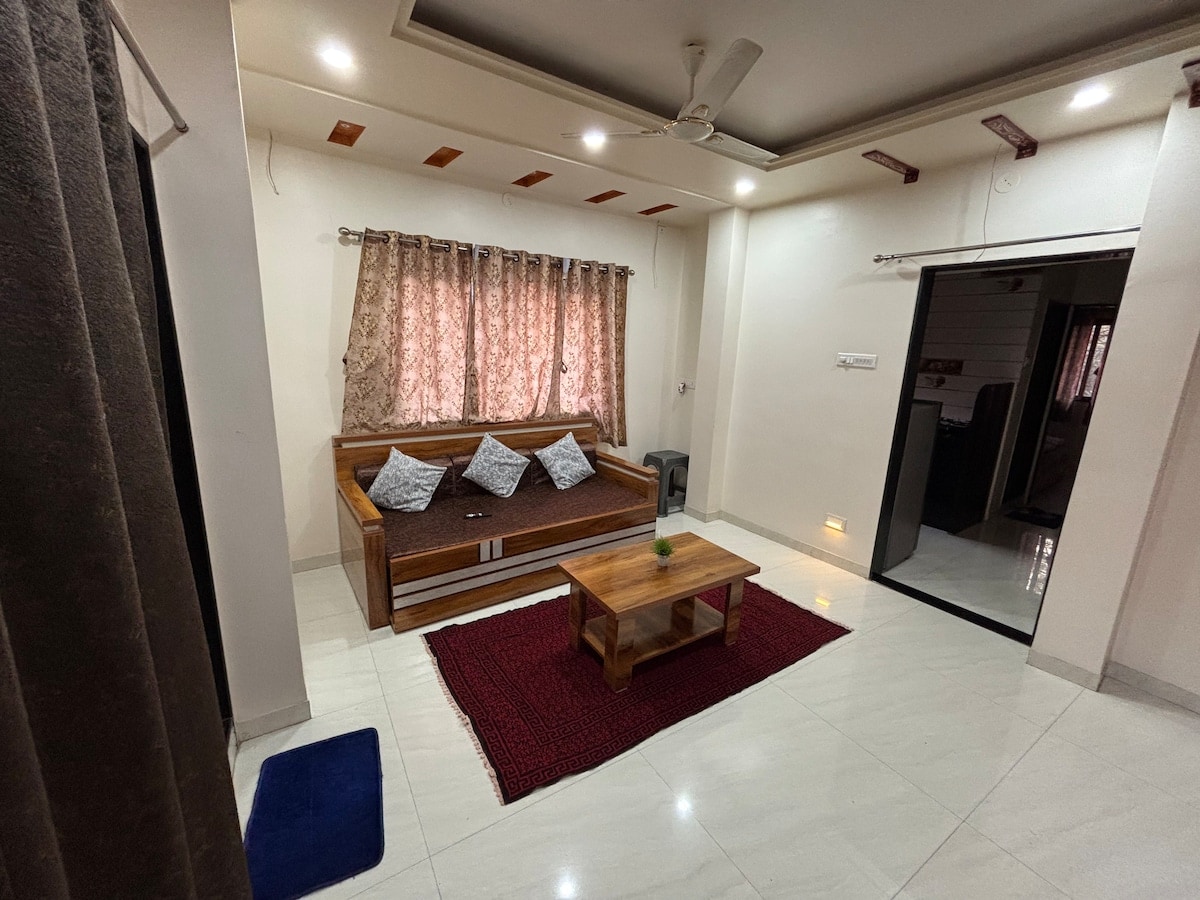 Elegant 2BHK near Airport - Tap to explore photos