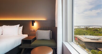 Holiday Inn Express Melbourne Southbank Room Type - 1 Queen Standard Accessible High Floor Free Breakfast Holiday Inn Express Melbourne Southbank Room Type - 1 Queen Standard Accessible High Floor Free Breakfast