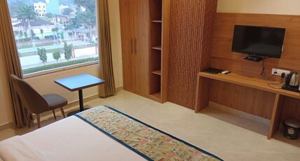 Samraddh palace Room Type - Deluxe AC Room with Extra Comfort