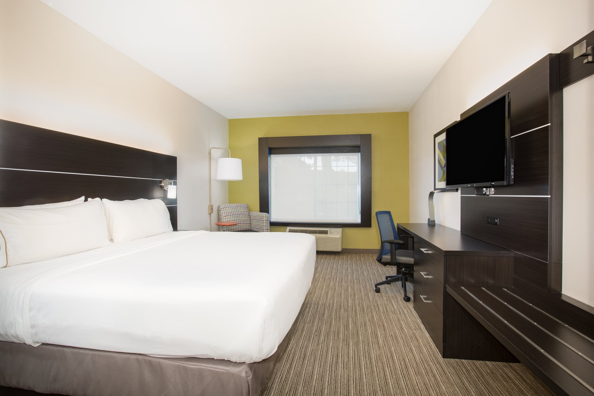 Holiday Inn Express Hotel & Suites Fort Collins - Tap to explore photos