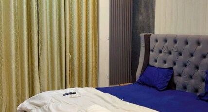 SS Divine Studios Galaxy Blue Sapphire Room Type - SS Divine Studios 