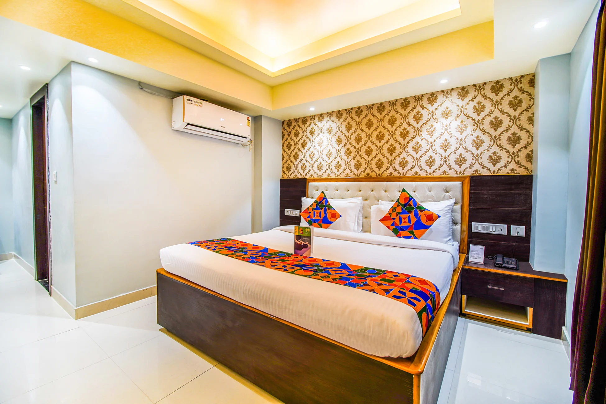 SVR HOTEL & BANQUET