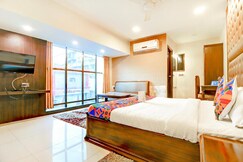HOTEL ROMA DELUXE TWO MINUTES DISTANCE FROM NEW DELHI RAILWAY STATION