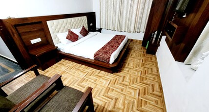 Hotel Blue Heaven Manali  50 Meters from Mall Road Room Type - Deluxe Room without Balcony