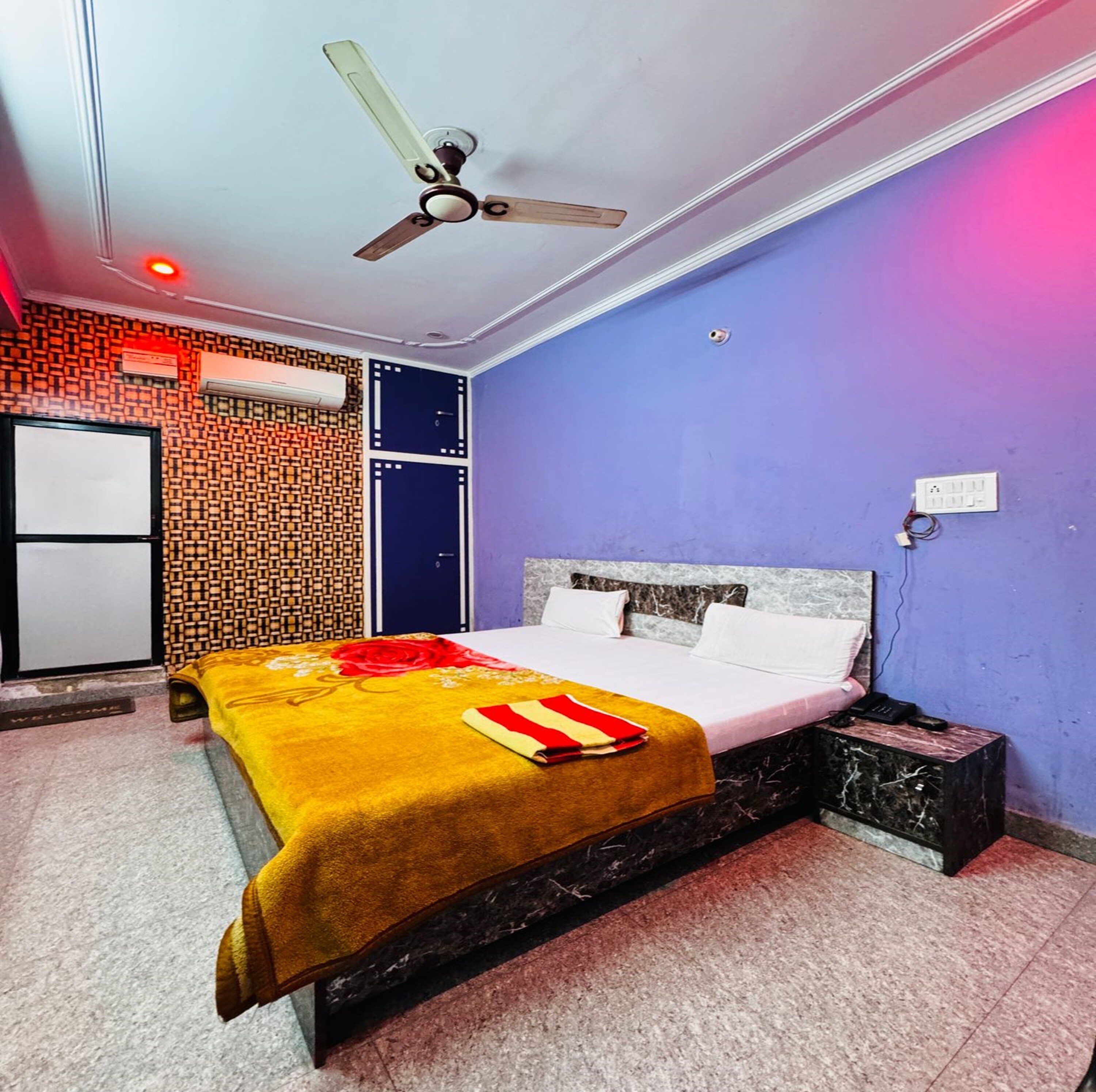 Hotel Ridhi Sidhi - Tap to explore photos