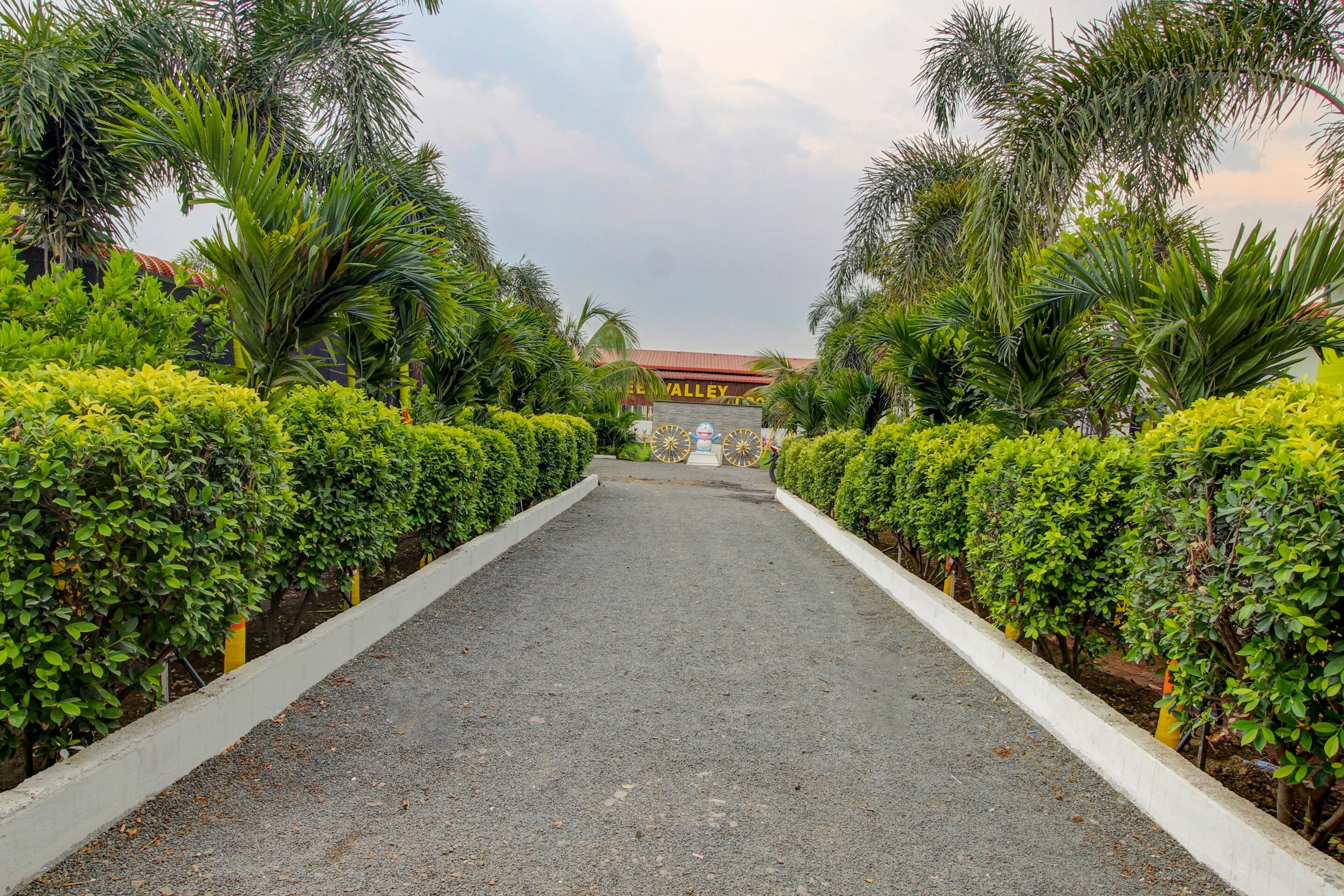 Hotel O Homely Stays Resort - Tap to explore photos