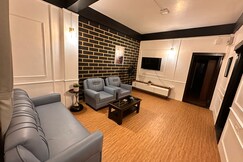 Roy-al Homestay