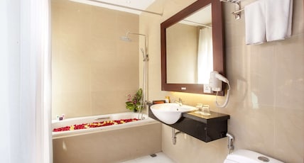 Best Western Kuta Villa Room Type - 1 Queen Bed, Non-Smoking, Deluxe Room, Flat Screen Television, Safe Deposit Box, Coffee Maker, Batht
