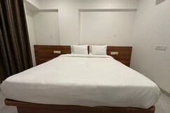 Hotel Royal Palace - Rasta Peth