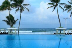 Avenra Beach Hotel