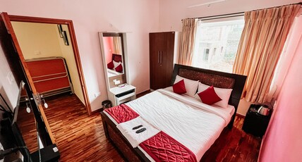 Purple Orchid by Xacro Xperiences Room Type - Standard Queen Room