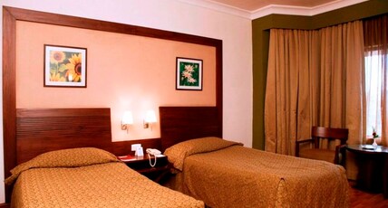 The Retreat Hotel & Convention Centre Room Type - Pool View Deluxe Room Twin Bed