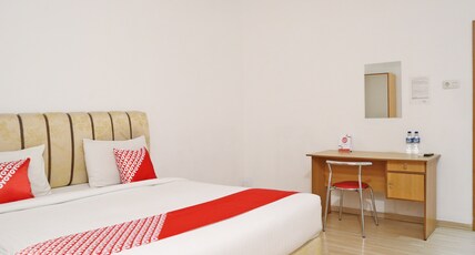 Hotel O M Authentic Kost Man Room Type - Indonesia Deluxe Double