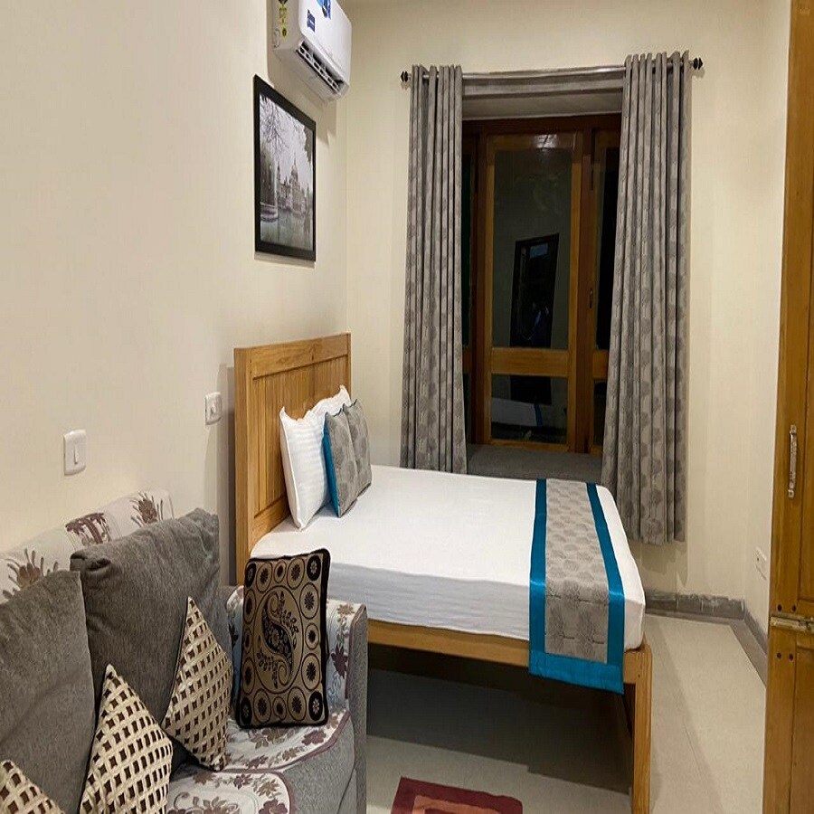 Luxury Aqua Villa at Raichak Raj Villa H5B3 - Tap to explore photos