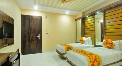 Hotel New Majestic Room Type - Deluxe Ac Twin Bed Room