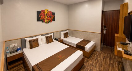 Hotel Apple Palace Room Type - 3 Bedded