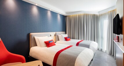 Holiday Inn Express Belfast City Room Type - 2 Single Standard with Free Hot Breakfast