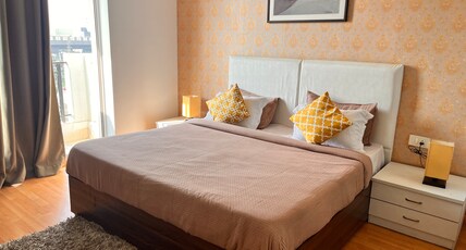 Flamingo Hotel Sector 67 Gurgaon Room Type - Studio room with balcony
