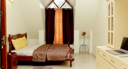 Leelus Homestay Room Type - Deluxe AC Room