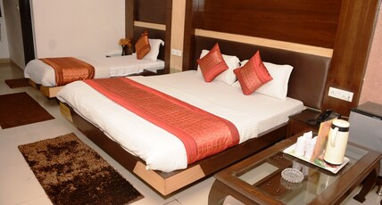 Hotel Delhi Heart Room Type - Deluxe Triple Bed - Safe and Hygienic