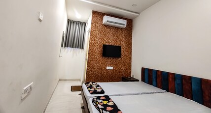Basera AC DORMITORY & ROOMS Room Type - Deluxe Room