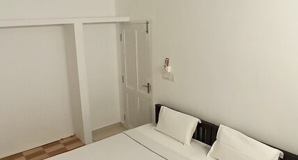 Bethesda Inn Room Type - Deluxe Double or Twin Room