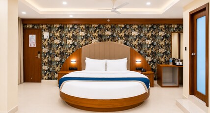 Hotel Eagle Empire Room Type - Royal Suite with Bathtub Hotel Eagle Empire Room Type - Royal Suite with Bathtub