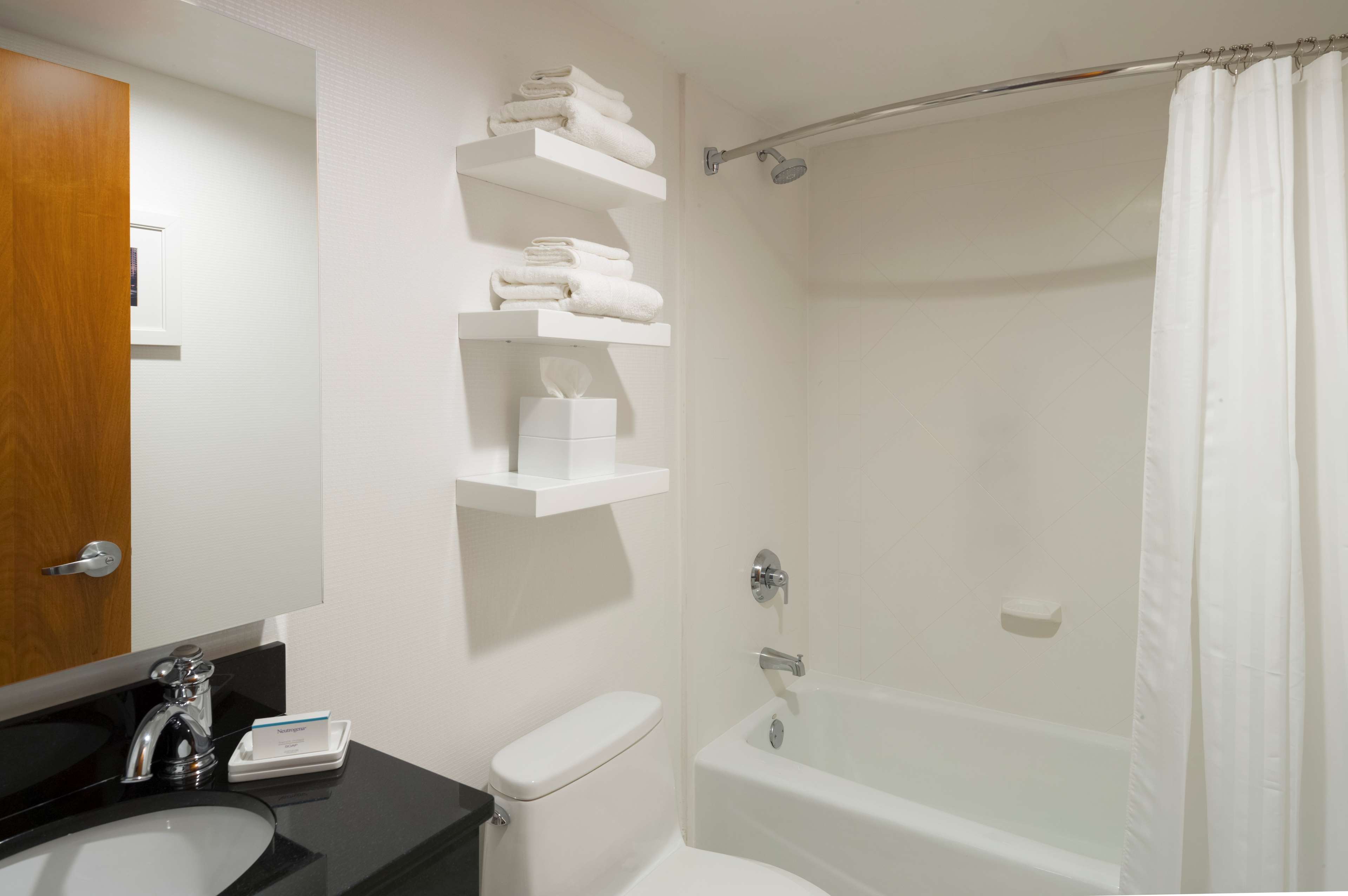 Hampton Inn Madison Square Garden Area Hotel - Tap to explore photos